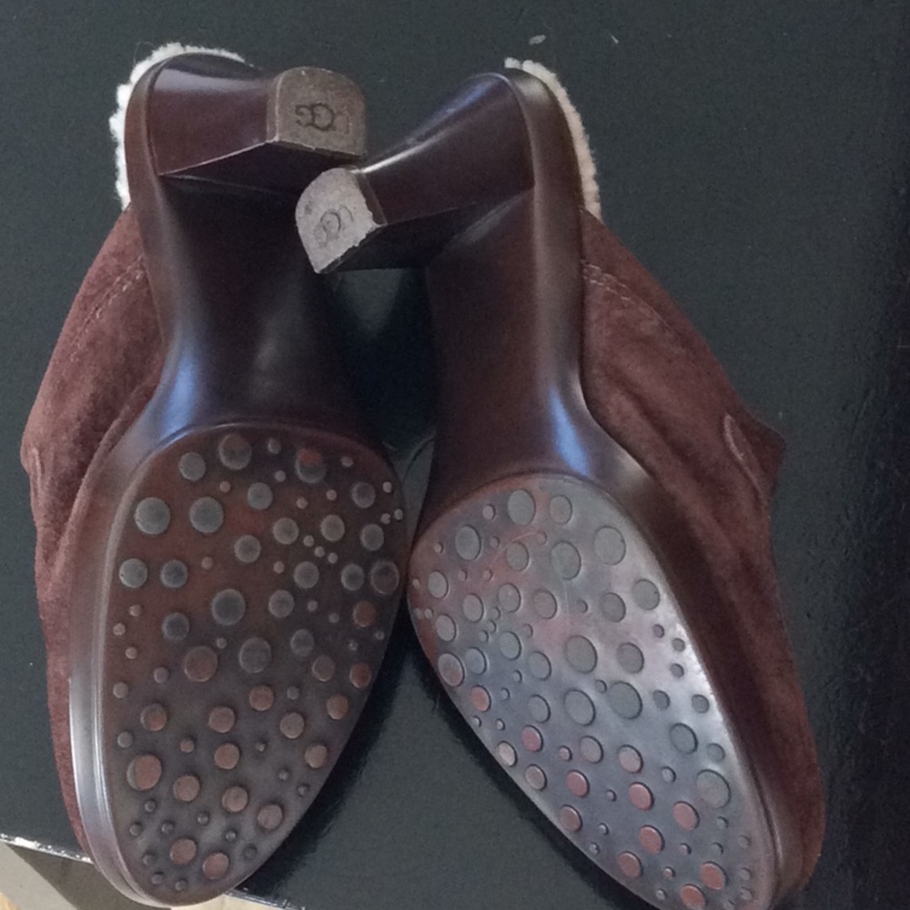 UGG Brown Suede Shoes Perfect for Fall - Picture 2 of 5